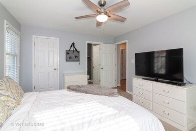 2131 Lancaster Cir unit 201B, Naperville, IL 60565 - photo 5