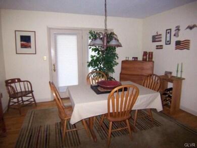 4589 N Sunset Dr, Coopersburg, PA 18036 - photo 4