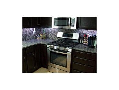 Stainless Appliances! Gas Stove!