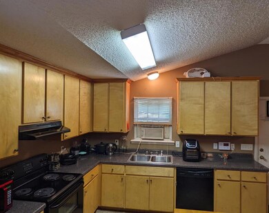 712 N Thomas St, Fitzgerald, GA 31750 - photo 7