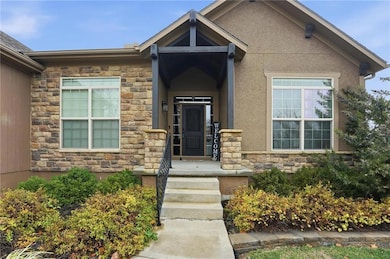 5920 S National Dr, Parkville, MO 64152 - photo 2