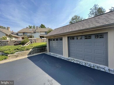 17 Sugar Knoll Dr unit 17, Devon, PA 19333 - photo 5