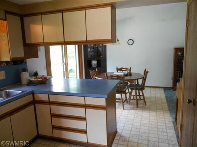 8478 Division Ct SE, Byron Center, MI 49315 - photo 4