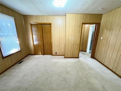 137 W Perry St, Maryville, IL 62062 - photo 6