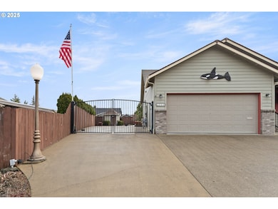 300 Ridgeway St, Sutherlin, OR 97479 - photo 4