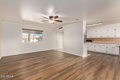 9923 W La Jolla Cir N, Sun City, AZ 85351 - photo 5