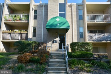 13 Canterbury Square unit 201, Alexandria, VA 22304 - photo 2