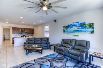 19 Living Room photo b