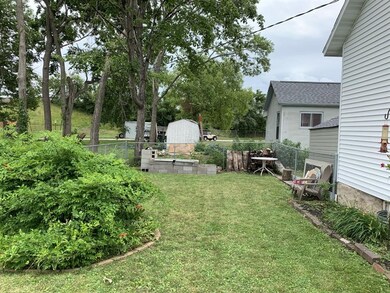 352 6th Ave SW, Cedar Rapids, IA 52404 - photo 4