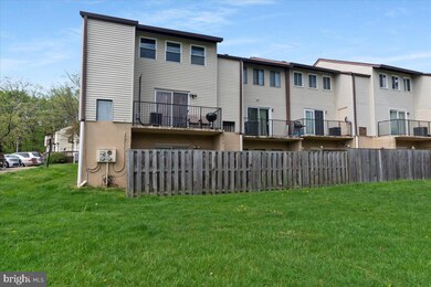 11404 Laurelwalk Dr, Laurel, MD 20708 - photo 3