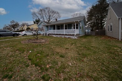 15 Relph St, Warwick, RI 02888 - photo 2