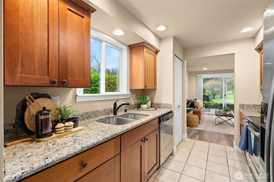 3926 NW Fairway Ln unit 3J, Bremerton, WA 98312 - photo 5