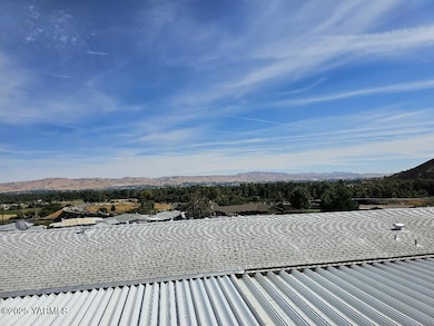 27 Leisure Hill Dr, Union Gap, WA 98903 - photo 2