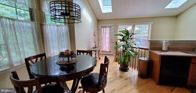 215 Toddson Ln, Owings Mills, MD 21117 - photo 3