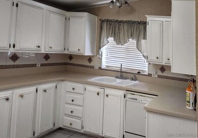 10961 Desert Lawn Dr unit 26, Calimesa, CA 92320 - photo 7