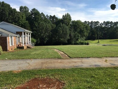 1199 Sheridan Dr, Asheboro, NC 27205 - photo 3