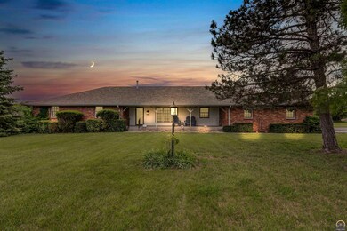 8911 SW 37th St, Topeka, KS 66614 - photo 2