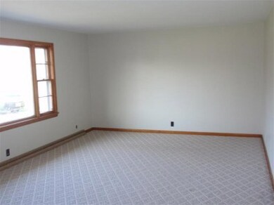 502 E Short St, Rolling Prairie, IN 46371 - photo 7
