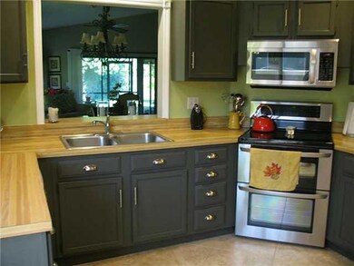 6617 SE Yorktown Dr, Hobe Sound, FL 33455 - photo 4