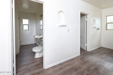 unlisted-address, Tucson, AZ 85705 - photo 6