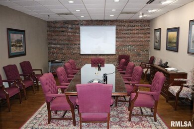 220 Emerson Place unit 201, Davenport, IA 52801 - photo 5