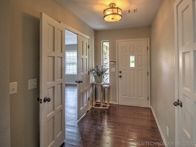 2633 Georgetown Dr, Bartlesville, OK 74006 - photo 4