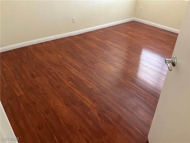 5297 Tipper Ave, Las Vegas, NV 89122 - photo 7