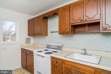 1176 Pelham Wood Rd, Parkville, MD 21234 - photo 7