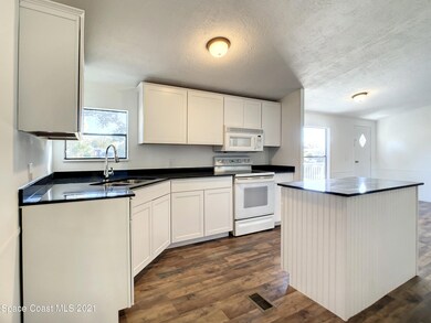 4750 Sharpes Lake Avenue-26