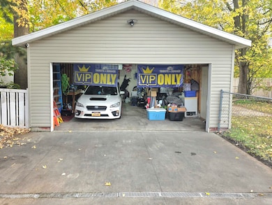 109 W Grove St, Kawkawlin, MI 48631 - photo 6