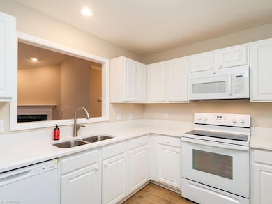 3027 Maple Ave unit J2, Burlington, NC 27215 - photo 5