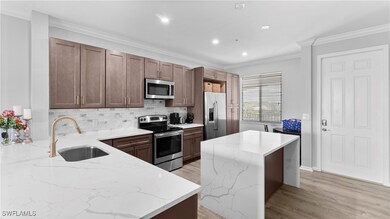 9727 Acqua Ct unit 444, Naples, FL 34113 - photo 3