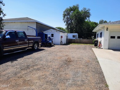 1211 5th Ave NE, Jamestown, ND 58401 - photo 5