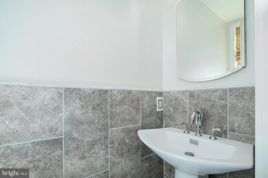 2334 Reed St, Philadelphia, PA 19146 - photo 4