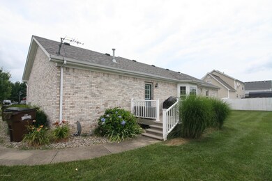 313 Helmwood Cir, Mount Washington, KY 40047 - photo 3