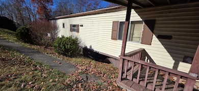 1938 Irish St unit 1938, Summersville, WV 26651 - photo 4