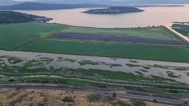 0 Hanks Marsh Vista unit lot 24 220186222, Klamath Falls, OR 97601 - photo 3
