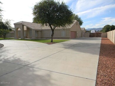 Drive way/ 2 car garage