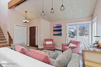 03-Living Room_MAX1661