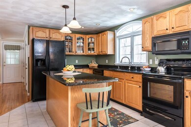 554 Mammoth Rd, Pelham, NH 03076 - photo 4