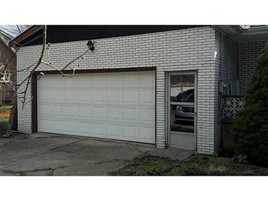 Parking Lot/Garage