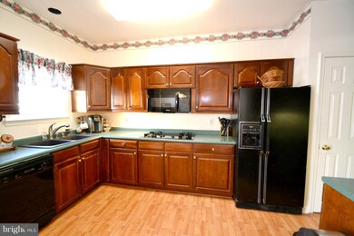 9915 Middle Mill Dr, Owings Mills, MD 21117 - photo 2