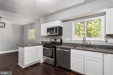 6828 Glenwood Ct, Glenn Dale, MD 20769 - photo 6