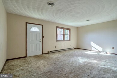 527 Teeter Rd, Littlestown, PA 17340 - photo 4