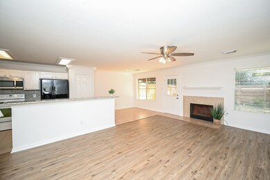 250 N Walden Elms Cir, Spring, TX 77382 - photo 3