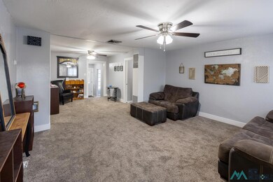 602 E Corbett St, Hobbs, NM 88240 - photo 2