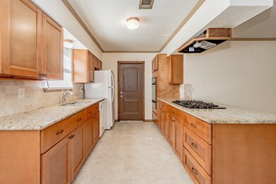 8222 Springtime Ln, Houston, TX 77075 - photo 4