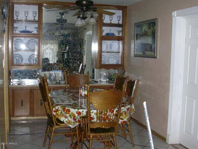 EAT IN KITCHEN