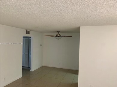 410 SE 4th Ave unit 2, Hallandale Beach, FL 33009 - photo 4