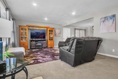 1410 W 36th St, Kearney, NE 68845 - photo 2